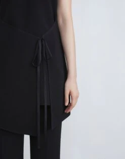 Finesse Crepe Wrap Tunic -Chic Daily Fashion mbeb1r 6147 black detail