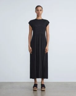 Satin Plissé Hand-Smocked Cap Sleeve Dress 8 Satin Plissé Hand-Smocked Cap Sleeve Dress -Chic Daily Fashion mddh3e 9327 black