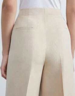 Silk-Linen Ryerson Bermuda Short 34 Silk-Linen Ryerson Bermuda Short -Chic Daily Fashion mpb52r 1g63 dune detail2