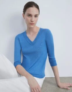 Fine Gauge Cashmere V-Neck Sweater -Chic Daily Fashion mwcb9r kc61 sonic blue elevated