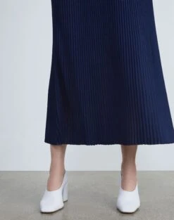 Silk Crepe Knit Pleated Skirt -Chic Daily Fashion mwcc8r ks43 midnight blue detail